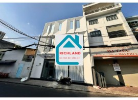 Cho thuê nhà mặt tiền: 126 Hồ Bá Kiện, P.15, Q.10