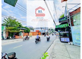 Cho thuê nhà 222 Thoại Ngọc Hầu, Phường Phú Thạnh, Q.Tân Phú. Diên tích: 24m x 50m_Giá 150 triệu