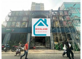 Cho thuê nhà mặt tiền 1-3 Nam Quốc Cang, Phường Bến Nghé, Quận 1. Giá 400 triệu