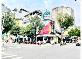 CHO THUÊ NHÀ GÓC 2MT – 122-124 CHÂU VĂN LIÊM & HẺM 82, PHƯỜNG 11, QUẬN 5 – VỊ TRÍ ĐẮC ĐỊA GẦN BV CHỢ