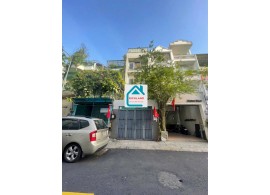 Cho thuê nhà mặt tiền 33 Trần Quý Khóach, P.Tân Định, Quận 1. Giá 2.500$