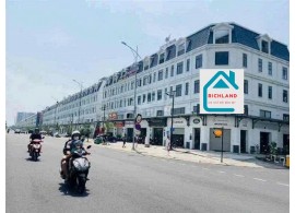 Cho thuê tòa nhà mặt tiền: 24-26-28 Song Hành, Quận 2. Giá 230 triệu