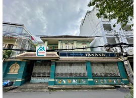 Cho thuê biệt thự sân vườn 40/16 Nguyễn Văn Đậu, phường 5, quận Phú Nhuận. Giá 120 triệu