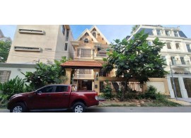 Cho Thuê Biệt Thự Đường 204/8 Nguyễn Văn Hưởng - Quận 2. Giá 4.500 usd