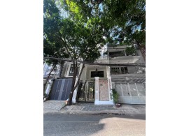 Cho thuê Nhà mặt tiền : 23 Núi Thành, Phường 13, Quận Tân Bình. Giá thuê : 50 triệu/tháng