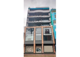 Cho thuê Nhà : 131–133 Nguyễn Trãi, Phường 2, Quận 5. Giá thuê : 800 triệu/tháng