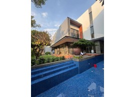 Cho thuê Biệt Thự sân vườn : 145 Nguyễn Văn Hưởng, Thảo Điền, TP. Thủ Đức. Giá thuê : 286 triệu/thán