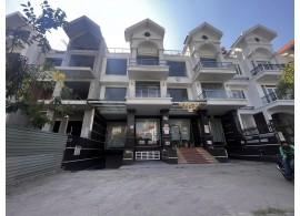 Cho thuê tòa nhà mặt tiền 28–30 Hoàng Trọng Mậu, Q.7. Giá thuê: 250 triệu/tháng