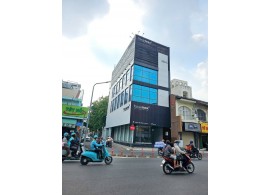 Cho thuê nhà mặt tiền 129–131 Đinh Tiên Hoàng, P.Đa Kao, Q.1. Giá thuê: 200 triệu/tháng