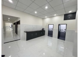 Cho thuê nhà mặt tiền 133 Lò Siêu, P.8, Q.11. Giá thuê: 30 triệu/tháng