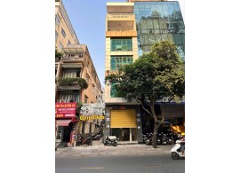 Cho thuê nhà mặt tiền 114 Cao Thắng, Quận 3. Giá thuê: 70 triệu/tháng