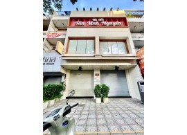 CHO THUÊ NHÀ MẶT TIỀN : 9–13 NGÔ GIA TỰ, PHƯỜNG 13, QUẬN 10. GIÁ THUÊ : 8.000 USD/THÁNG