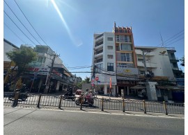 Cho Thuê Nhà Góc : 561A Nguyễn Thị Thập, Quận 7. Giá thuê: 200 triệu/tháng