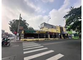 Cho thuê Mặt Bằng Góc 2 mặt tiền : 673 Nguyễn Kiệm, Phường 9, Quận Phú Nhuận. Giá thuê: 100 triệu/th