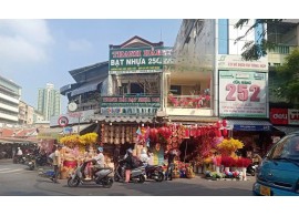 Cho thuê Nhà Góc 2 mặt tiền : 256 Hải Thượng Lãn Ông, Phường 14, Quận 5. Giá thuê: 82 triệu/tháng