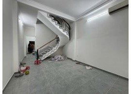 CHO THUÊ NHÀ NGUYÊN CĂN : 266/ Hoàng Hoa Thám, Phường 13, Quận Tân Bình. Giá thuê: 15 triệu/tháng