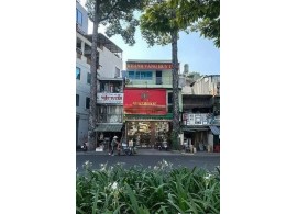 CHO THUÊ NHÀ MẶT TIỀN ĐÔI : 205–207 Trần Phú, Phường 4, Quận 5. Giá thuê: 52 triệu/tháng