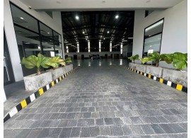 CHO THUÊ MẶT BẰNG LỚN : 20 Cộng Hòa, Phường 12, Quận Tân Bình. Giá thuê: 450 triệu/tháng