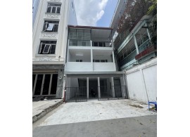 CHO THUÊ NHÀ MẶT TIỀN : 68 Nguyễn Khoái, Phường 2, Quận 4. Giá thuê: 55 triệu/tháng