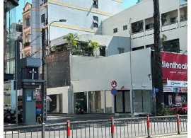 CHO THUÊ NHÀ 2 MẶT TIỀN : 300 Đường 3/2, Phường 12, Quận 10. Giá thuê: 120 triệu/tháng