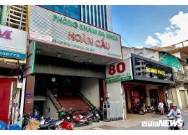 CHO THUÊ TÒA NHÀ MẶT TIỀN : 80–82 Châu Văn Liêm, Phường 11, Quận 5. Giá thuê: 360 triệu/tháng 