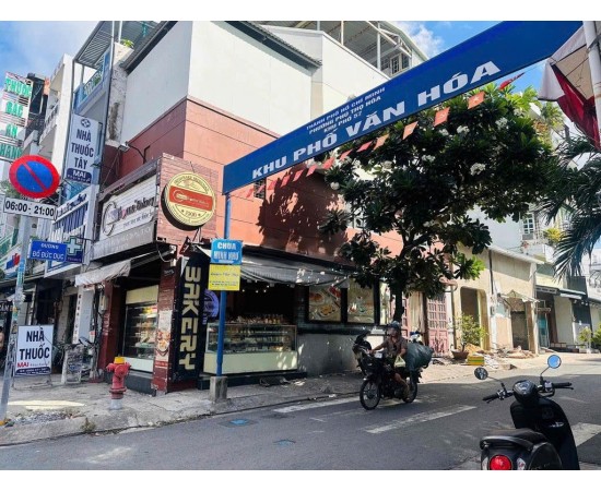 CHO THUÊ NHÀ 2 MT : 194 Nguyễn Sơn, Quận Tân Phú. Giá thuê: 70 triệu/tháng.