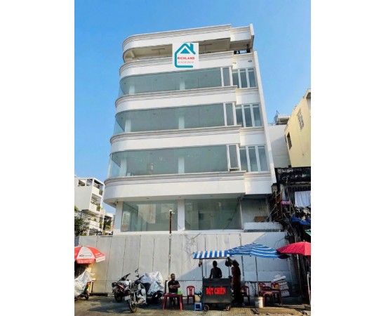 Cho thuê nhà góc 2 Mặt Tiền số 93 Hòa Hưng, Phường 12, Quận 10.