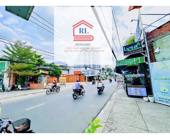 Cho thuê nhà 222 Thoại Ngọc Hầu, Phường Phú Thạnh, Q.Tân Phú. Diên tích: 24m x 50m_Giá 150 triệu