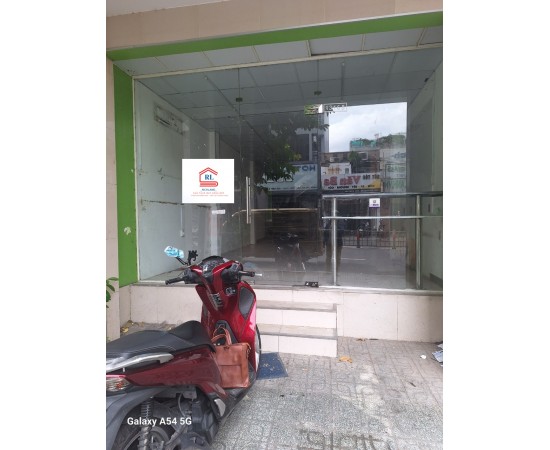 Cho thuê nhà mặt tiền 708 Phan Văn Trị, P.10, Gò Vấp. Giá 35 triệu