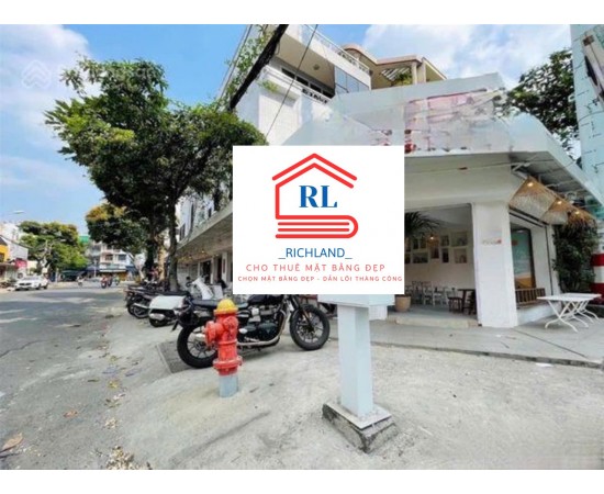 Cho thuê nhà Góc 3 MẶT TIỀN Hoàng Việt, Phường 4, Quận Tân Bình. Giá 150 Triệu