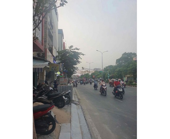 Cho thuê nhà Mặt Tiền 309 - 311 Lê Đại Hành, P. 13, Q.11. Giá 100 Triệu