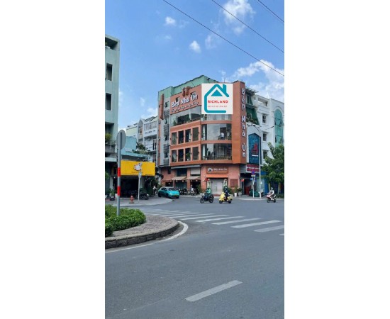 Cho thuê nhà 2 mặt tiền: 283 (Số cũ 160) Phan Xích Long, Phường 7, Quận Phú Nhuận. Giá 99 Triệu