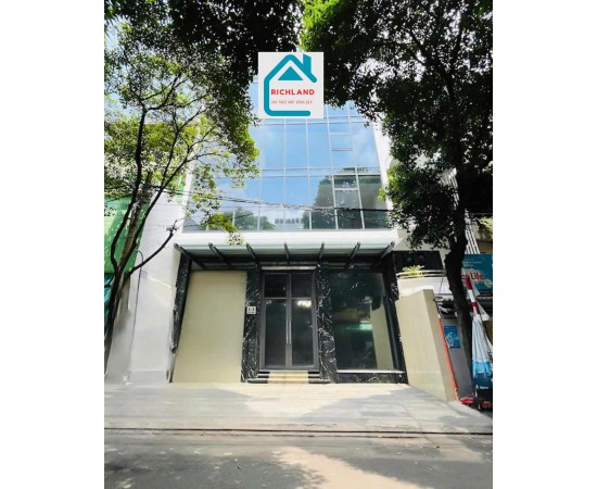 Cho thuê tòa nhà 3-5 Hát Giang, Phường 2, Quận Tân Bình. Giá 270 Triệu