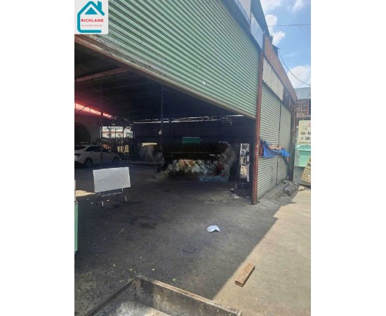 Cho thuê nhà mặt tiền 1052-1058 Kha Vạn Cân, Quận Thủ Đức. Giá 220 triệu