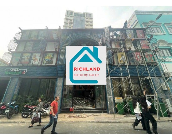 Cho thuê nhà mặt tiền 1-3 Nam Quốc Cang, Phường Bến Nghé, Quận 1. Giá 400 triệu