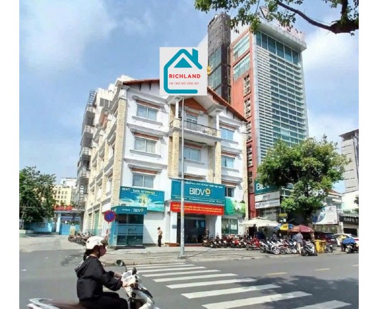 Cho thuê nhà mặt tiền 11 Hoàng Hoa Thám P.6 Q.Bình Thạnh. Giá thuê: 350 Triệu