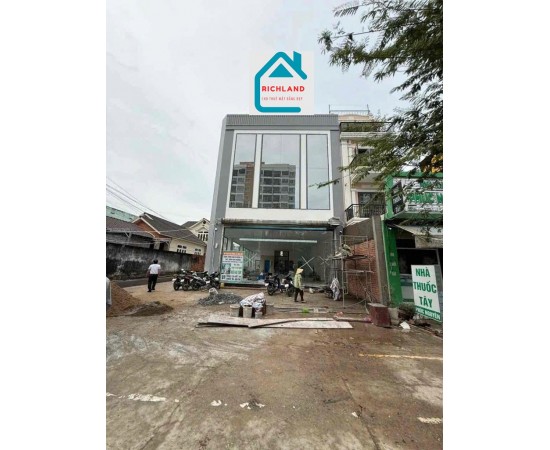 Cho thuê nhà 10 Man Thiện, Quận Thủ Đức. Giá 250 Triệu