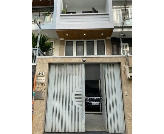 Cho thuê mặt bằng mặt tiền: 246 Nguyễn Đình Chính Q.Phú Nhuận. Giá 35 triệu