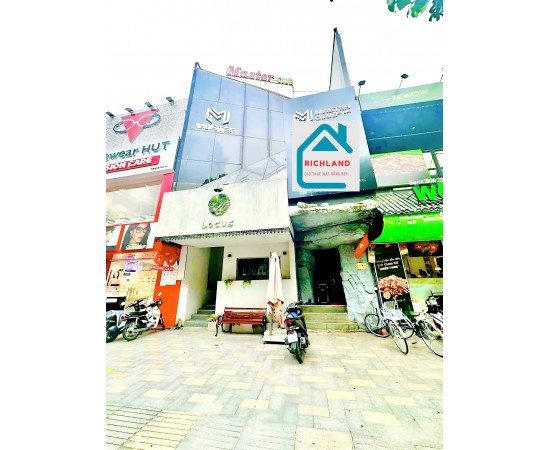 CHO THUÊ NHÀ MẶT TIỀN: 134 NGUYỄN THÁI HỌC, QUẬN 1. GIÁ 300 TRIỆU