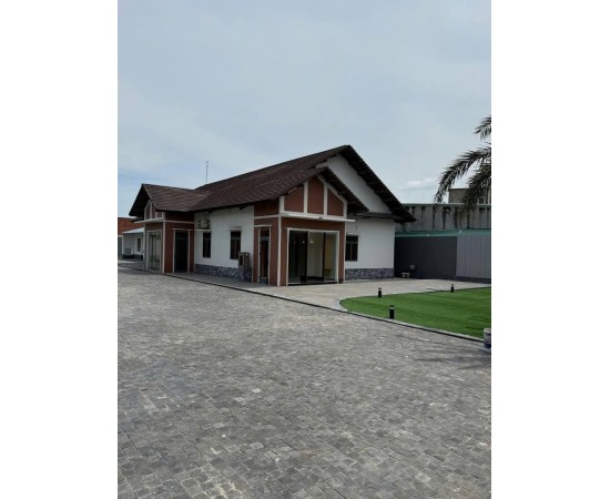 Cho thuê Villa Mặt Tiền: 90 Lò Lu, Quận 9. Giá 170 Triệu