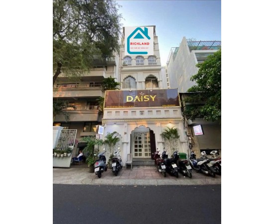 Cho thuê nhà mặt tiền: 2H Hồ Xuân Hương Quận 3. Giá 140 triệu