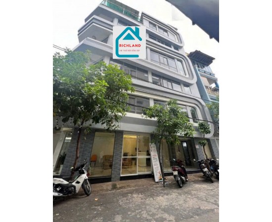 Cho thuê nhà  Góc 147 Ni Sư Huỳnh Liên, P.10, Q.Tân Bình. Giá 45 triệu