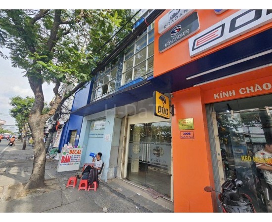 Cho thuê nhà mặt tiền 300B Nguyễn Tất Thành, Quận 4. Giá 80 triệu