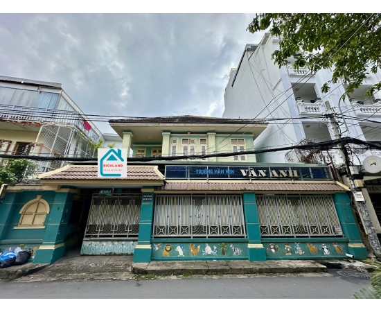 Cho thuê biệt thự sân vườn 40/16 Nguyễn Văn Đậu, phường 5, quận Phú Nhuận. Giá 120 triệu