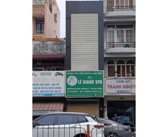 Cho thuê Nhà mặt tiền : 160 Nguyễn Văn Cừ, Quận 1. Giá thuê : 36 triệu/tháng