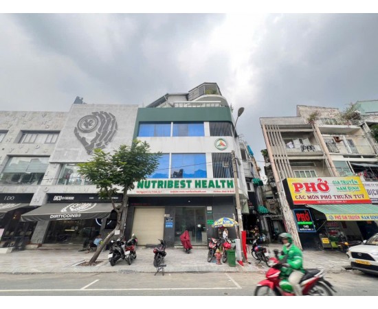 Cho thuê Nhà mặt tiền : 150 Nguyễn Cư Trinh, Quận 1. Giá thuê : 60 triệu/tháng