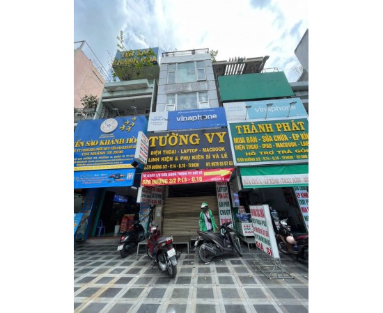 Cho thuê Nhà mặt tiền : 538 Đường 3/2, Phường 14, Quận 10. Giá thuê : 70 triệu/tháng