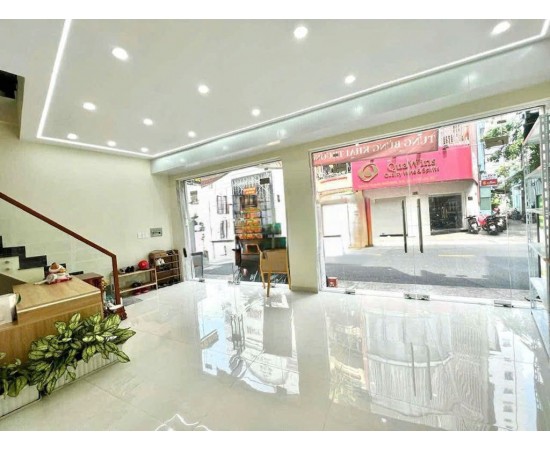 Cho thuê Nhà mặt tiền : 32-34 Rạch Bùng Binh, Phường 10, Quận 3. Giá thuê : 35 triệu/tháng/NET