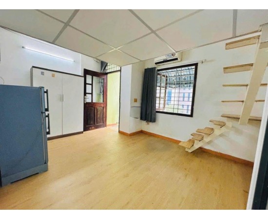 Cho thuê Nhà : 666/68 Đường 3/2,  Phường 14, Quận 10. Giá thuê : 145 triệu/tháng