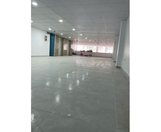 Cho thuê Tòa Nhà : 2/25 Bạch Đằng, Quận Tân Bình. Giá thuê : 330 triệu/tháng
